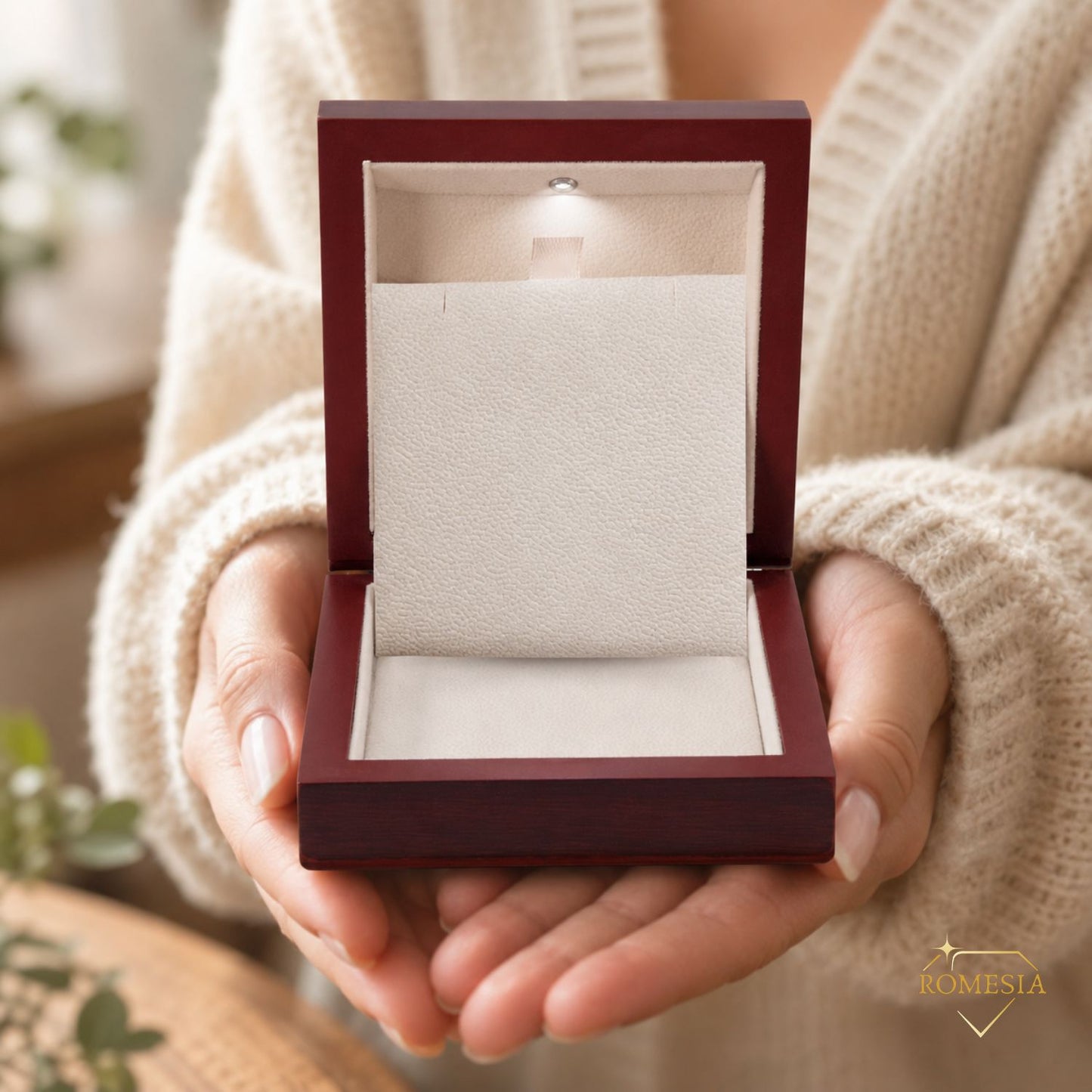Mahogany Style Gift Box w/LED Light